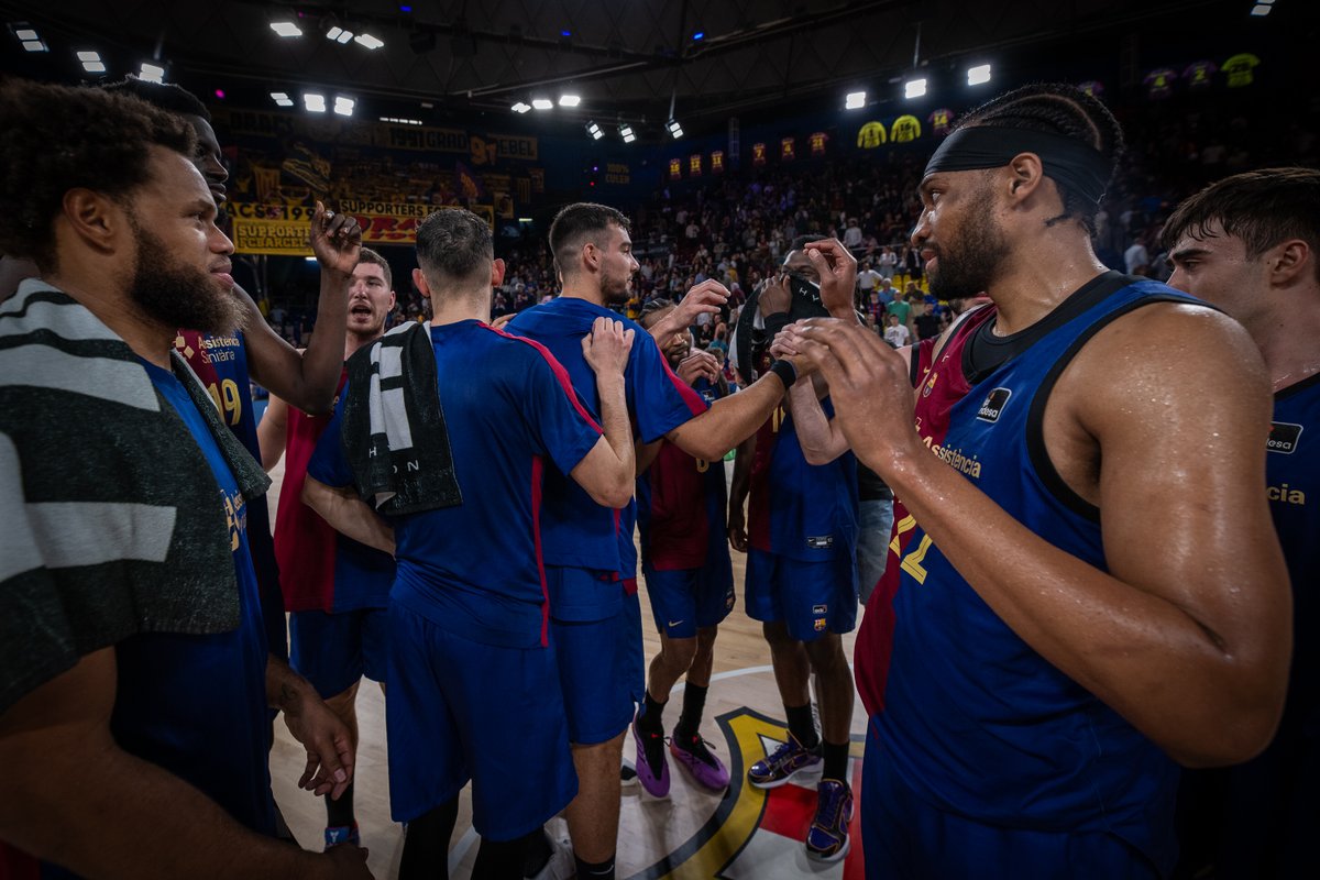 Los jugadores del Barça celebrando la victoria.