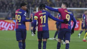 Lewandowski, Lamine Yamal y Raphinha | Fuente: SPORT